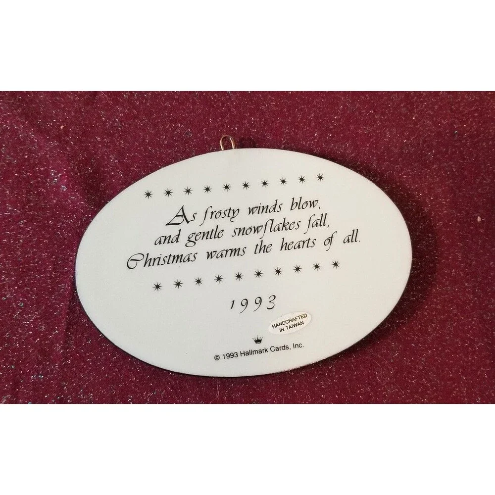 hallmark keepsake Holiday Enchantment Collection “Bringing Home The Tree”